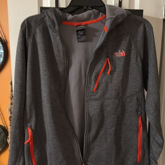 Men's Gray and Red The North Face Jacket - Picture 7 of 8